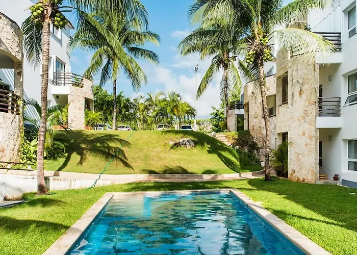 Chic Playa Retreat In Gated Community!