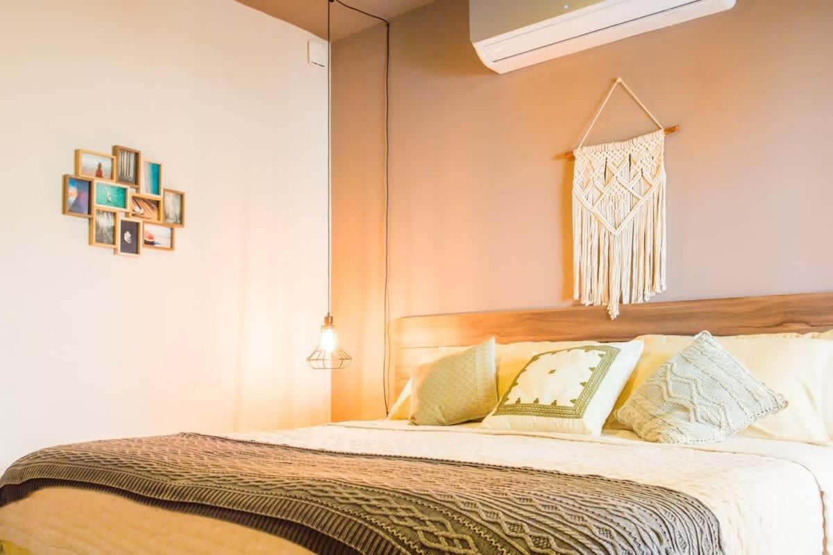 Chic Playa Retreat In Gated Community! Playa del Carmen